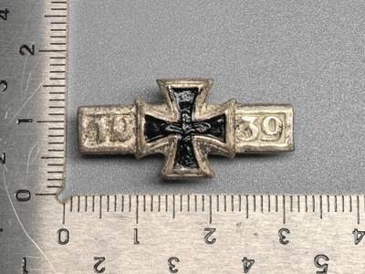 小驴勋章奖章收藏12月06日周六晚六点拍卖（珍爱和平，收藏战争，铭记历史，勿忘国耻，忠党爱国。有偿代拍，送拍规则在简介最后，参拍须阅读规则后再参拍，关系到运费包装发货时效真假辨别等关键信息，拍卖时不再发原图，看大图店主微信码在拍卖店铺介绍里） - 德国1957版二级铁十字勋饰