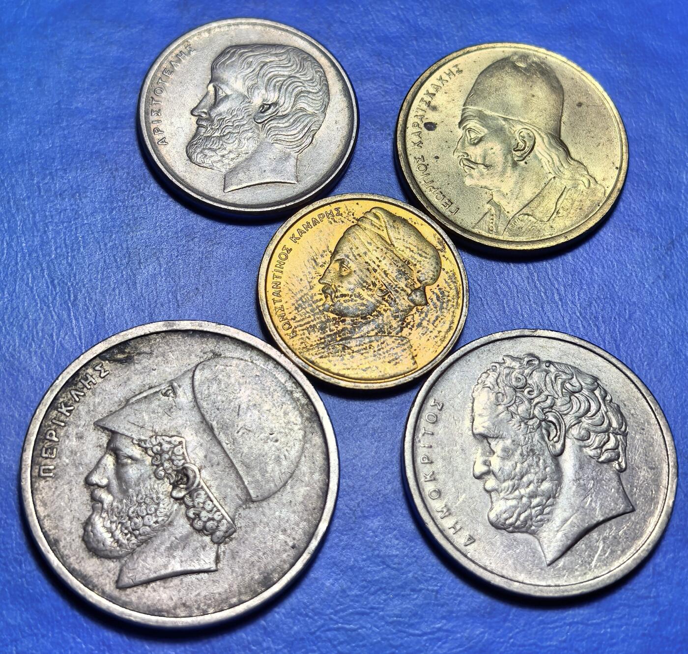 外国优质老铜币银币，周六九点倒数截拍，满百包邮，可寄存半年，喜欢朋友微信扫描二维码可直接参拍