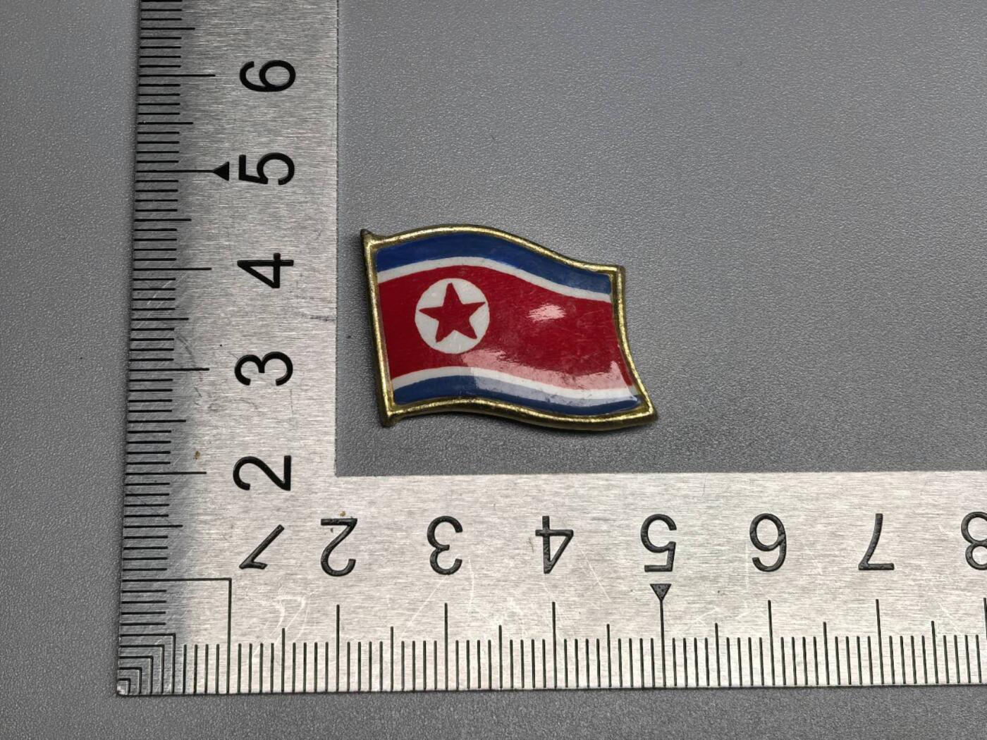 小驴勋章奖章收藏12月06日周六晚六点拍卖（珍爱和平，收藏战争，铭记历史，勿忘国耻，忠党爱国。有偿代拍，送拍规则在简介最后，参拍须阅读规则后再参拍，关系到运费包装发货时效真假辨别等关键信息，拍卖时不再发原图，看大图店主微信码在拍卖店铺介绍里） 曹县小徽章，须自行断代