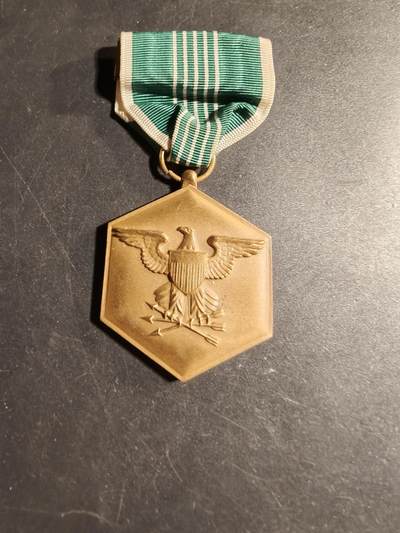 老王徽章第168期 - 美国陆军军事功绩奖章    实发带姓名