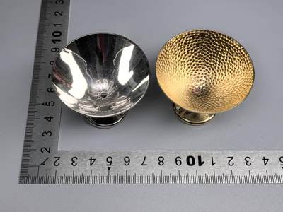 小驴勋章奖章收藏12月06日周六晚六点拍卖（珍爱和平，收藏战争，铭记历史，勿忘国耻，忠党爱国。有偿代拍，送拍规则在简介最后，参拍须阅读规则后再参拍，关系到运费包装发货时效真假辨别等关键信息，拍卖时不再发原图，看大图店主微信码在拍卖店铺介绍里） - 电镀、镀金小酒杯一对