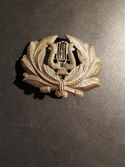 老王徽章第168期 - 美国陆军军乐团大檐帽帽徽