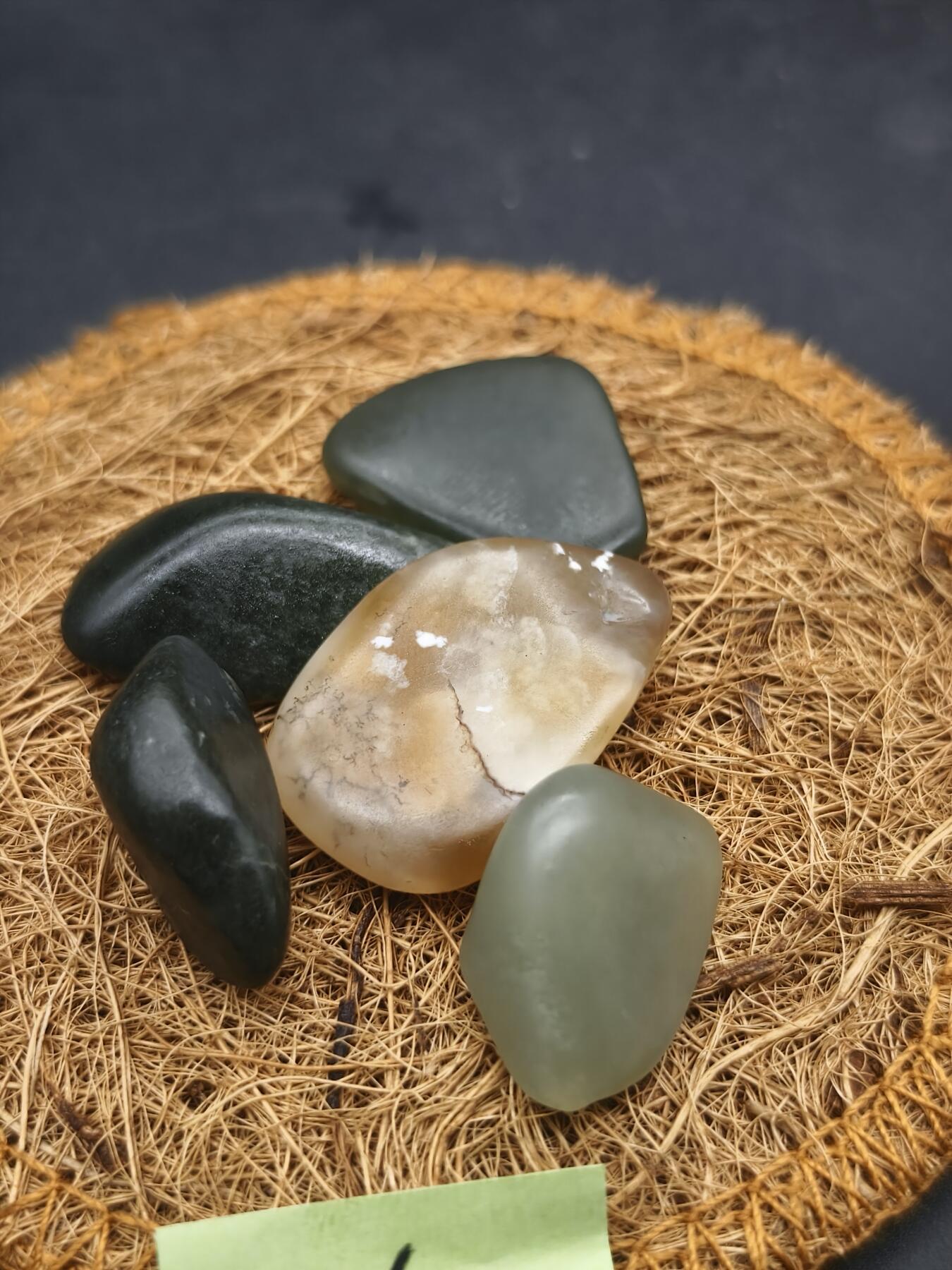 92期回流戒指饰品杂件纪念章丝路钱币专场 和田玉籽料