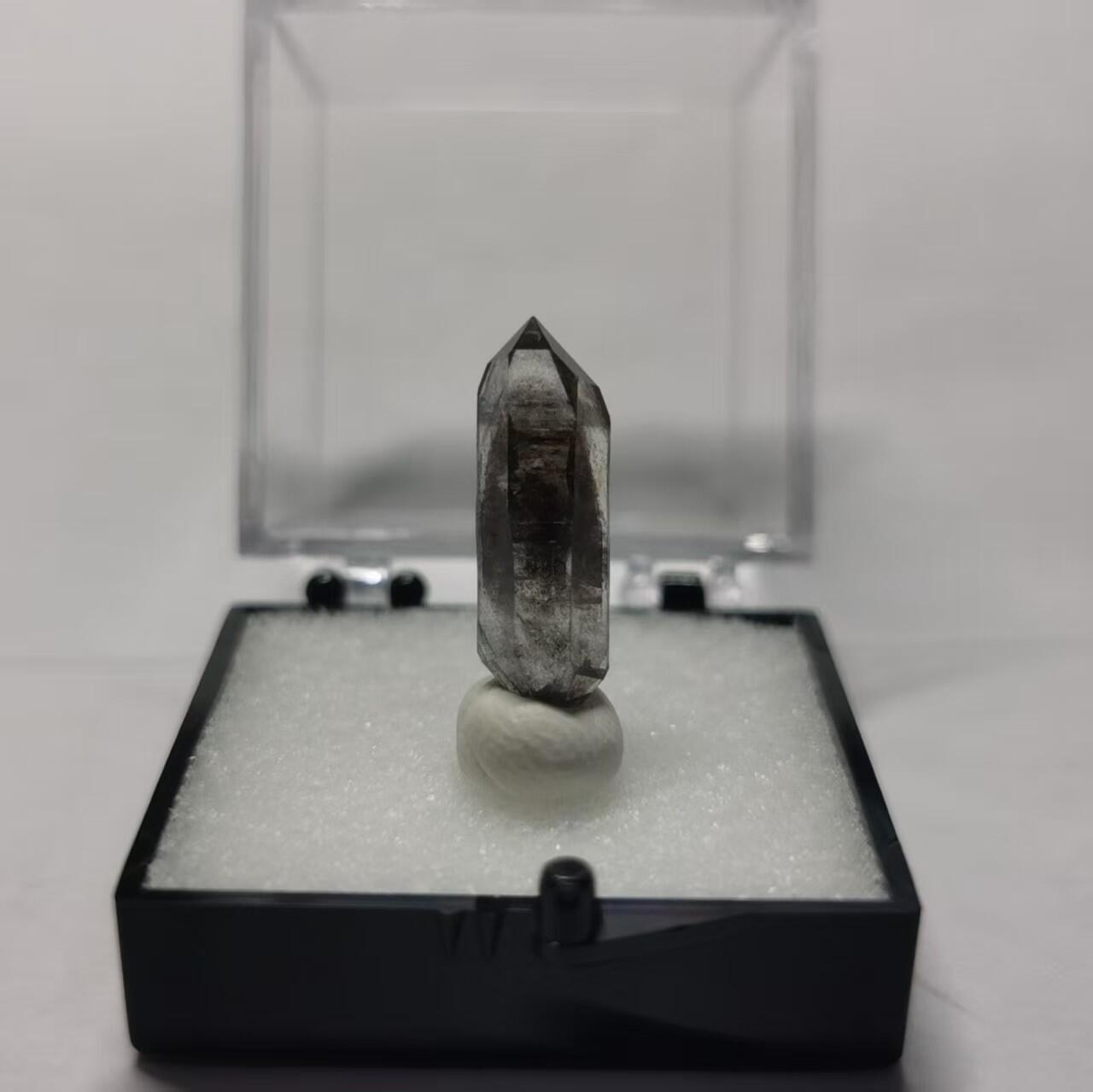 七河·世界钱币杂件水晶矿标小拍（总第30期） 藏家出品 X664（4） 云贵闪灵水晶 小巧精致 本件拍品由合作藏家邮寄