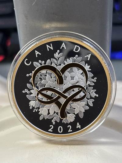 第183期拍卖 - 加拿大2024年爱情情人节婚礼感情丝带镀金纪念银币，9999银镀金，发行20000枚