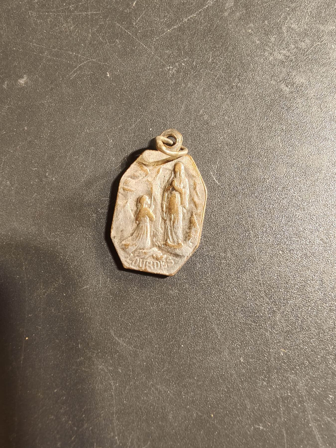 老王徽章第168期 法国天主教会纪念章