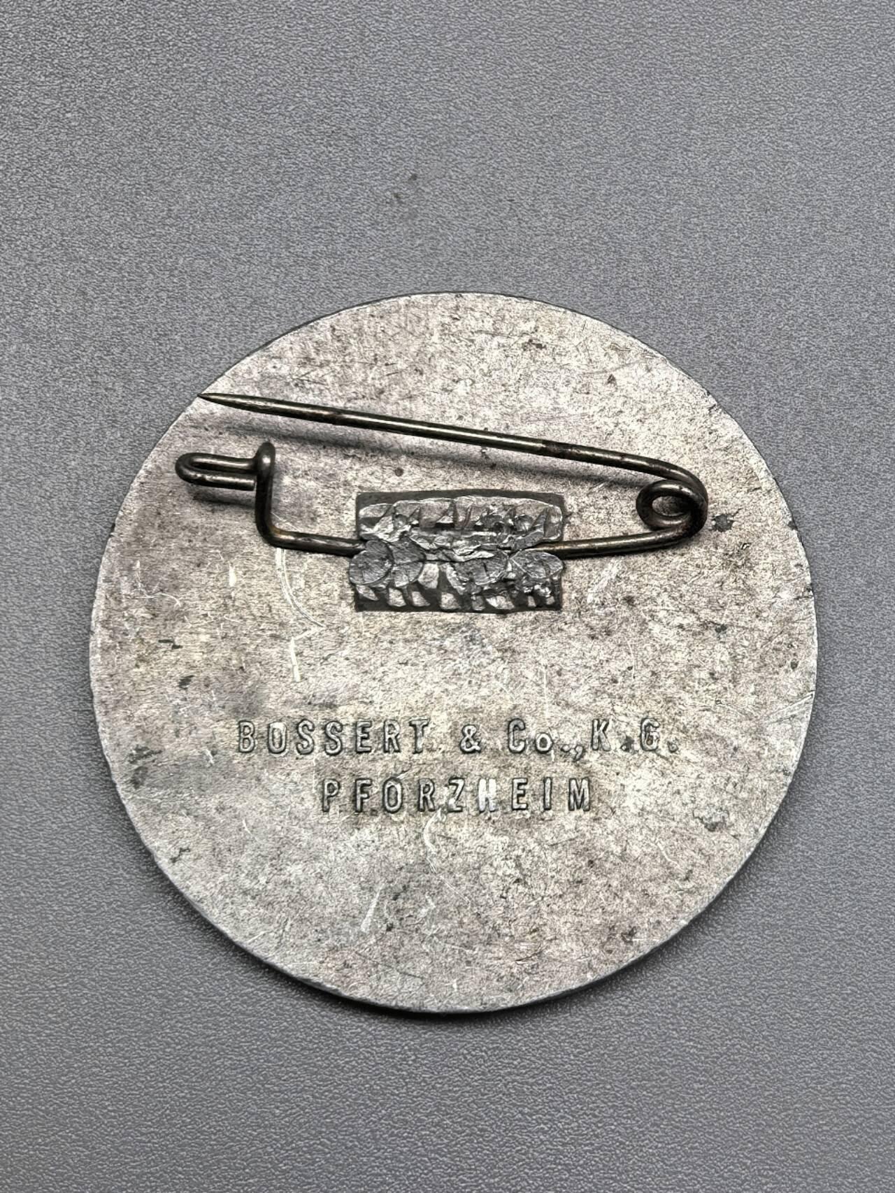 小驴勋章奖章收藏12月06日周六晚六点拍卖（珍爱和平，收藏战争，铭记历史，勿忘国耻，忠党爱国。有偿代拍，送拍规则在简介最后，参拍须阅读规则后再参拍，关系到运费包装发货时效真假辨别等关键信息，拍卖时不再发原图，看大图店主微信码在拍卖店铺介绍里） 得31936年劳动节奖章