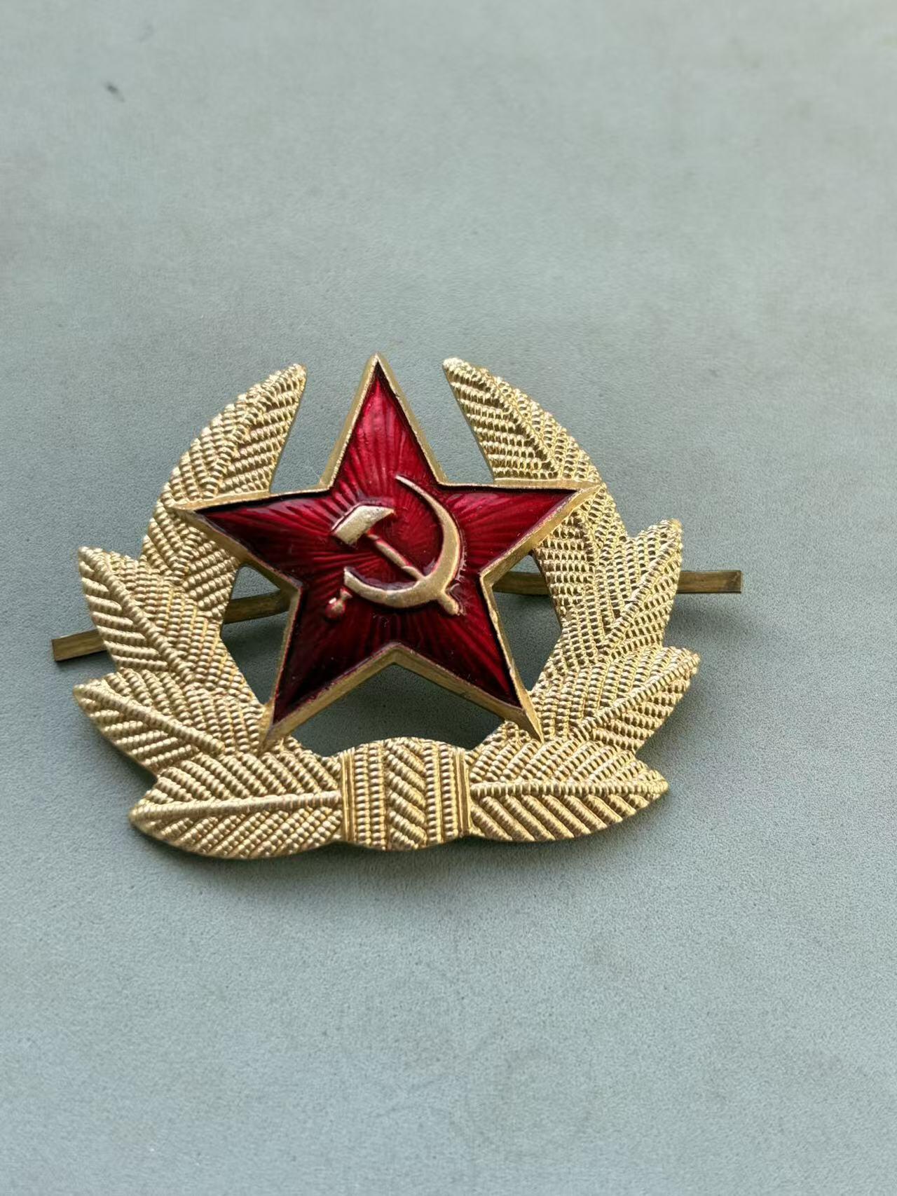 盛世勋华——号角文化勋章邮票专场拍卖第292期 苏联士兵大檐帽帽徽 带厂标