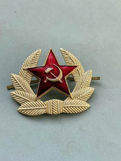 盛世勋华——号角文化勋章邮票专场拍卖第292期 - 苏联士兵大檐帽帽徽 带厂标