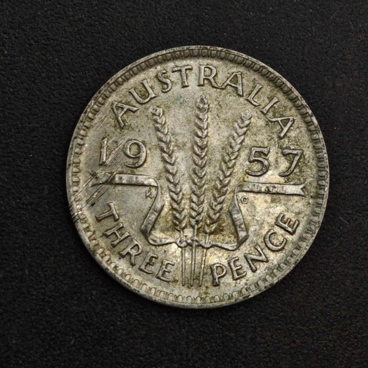 【淘币小摊】实时拍第八百一十八拍   散币小银币场   满百包邮可预留二周 每周一统一发货   澳大利亚1957年伊丽莎白二世3便士银币