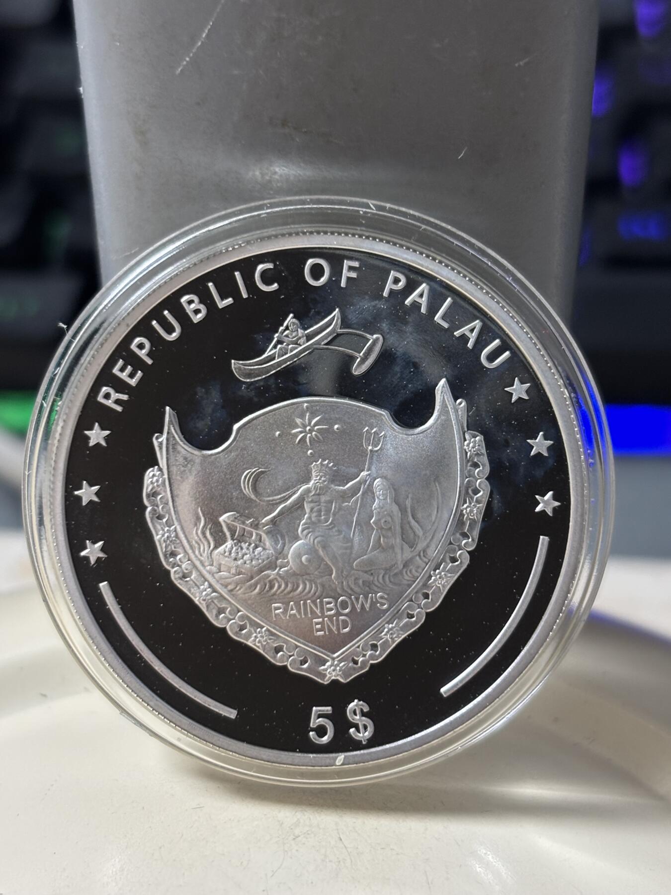 第184期拍卖 帕劳2008年珍珠系列镶嵌实体深海蓝珍珠纪念彩银币带证书，925银银价321，发行2500枚，有氧化