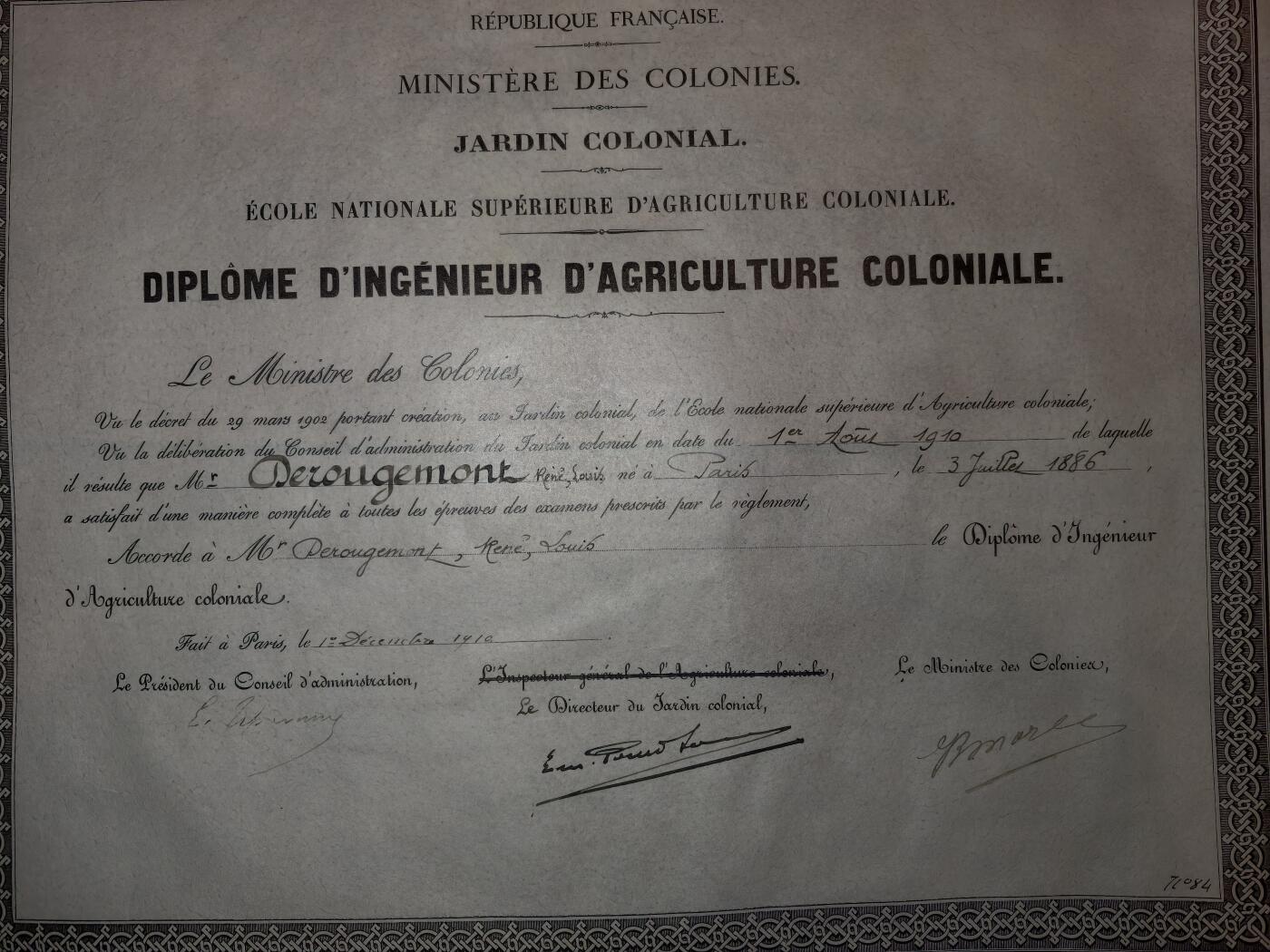 凯旋世界勋赏（第20期）（欢迎送拍）（对拍品有疑问请询问客服，不接受到手刀，出价默认拍品品相。请认真阅读拍卖规则！出价默认已认可！）（收到货请录制开箱视频，无视频概不处理问题。） 羊皮纸版本法国殖民地农业工程师文凭证书法国殖民部部长是马塞尔·埃蒂安（Marcel Étiemble）签名