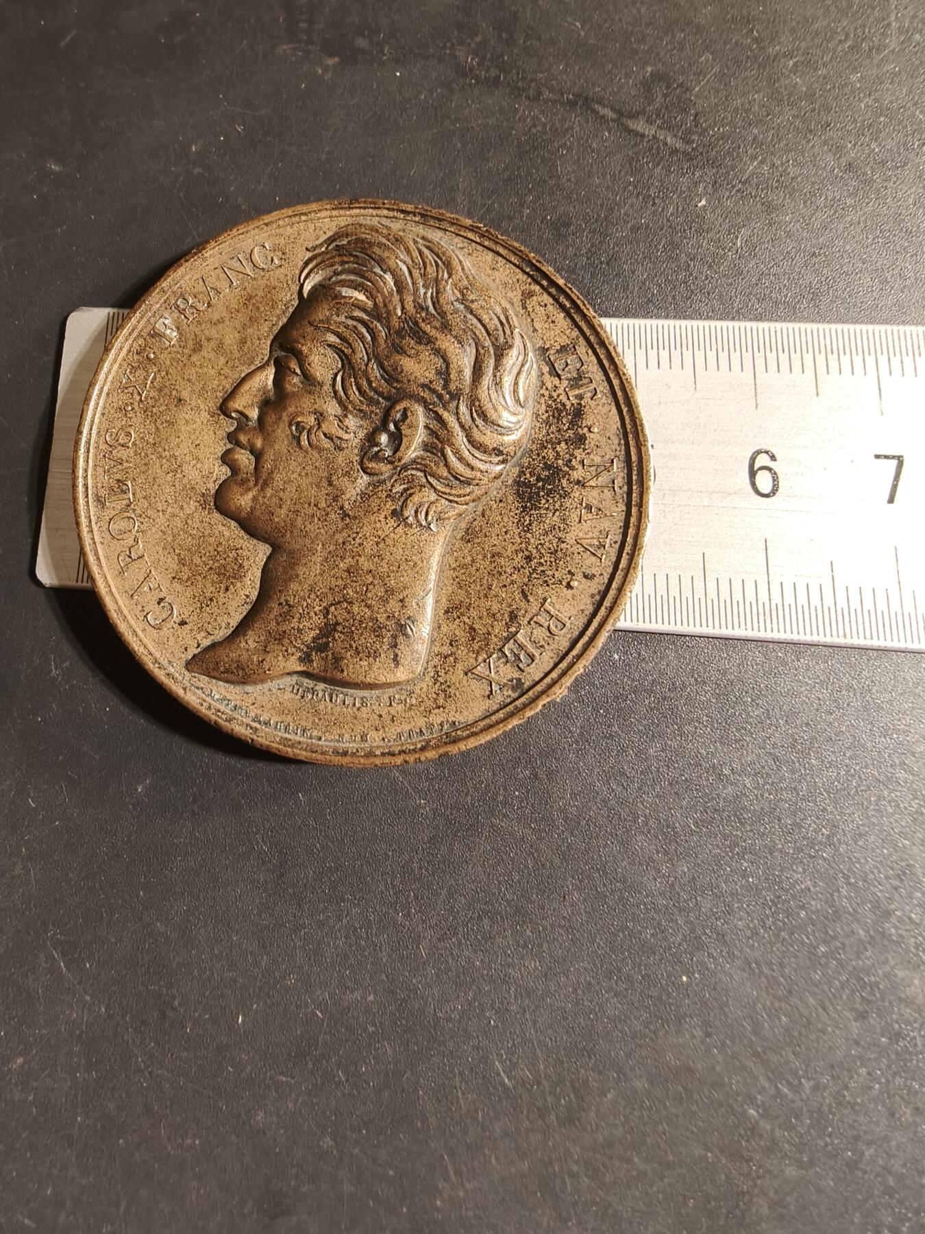 老王徽章第168期 法国查理十世时期多姆山省大铜章    光边原铸     直径50mm.   重量52.7g