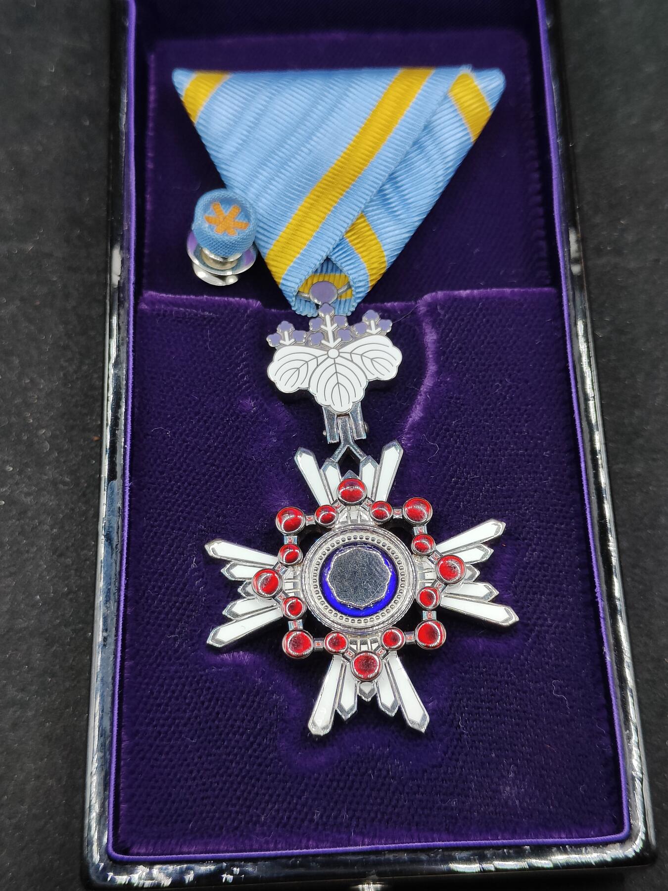 0元起拍勋章 第316期 咸鱼国勋章拍卖专场 12月7日（周日）下午6：00开始 荣典后 瑞宝单光章银制带盒略