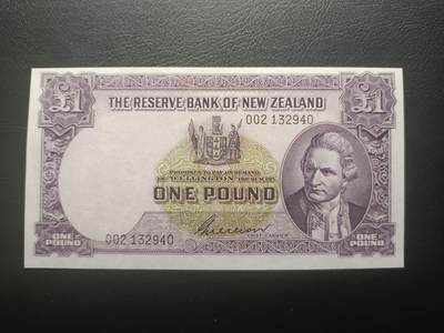 2025十二月第一期，总206期 - 新西兰1957版1镑AUNC，战后签名，库克船长和帆船