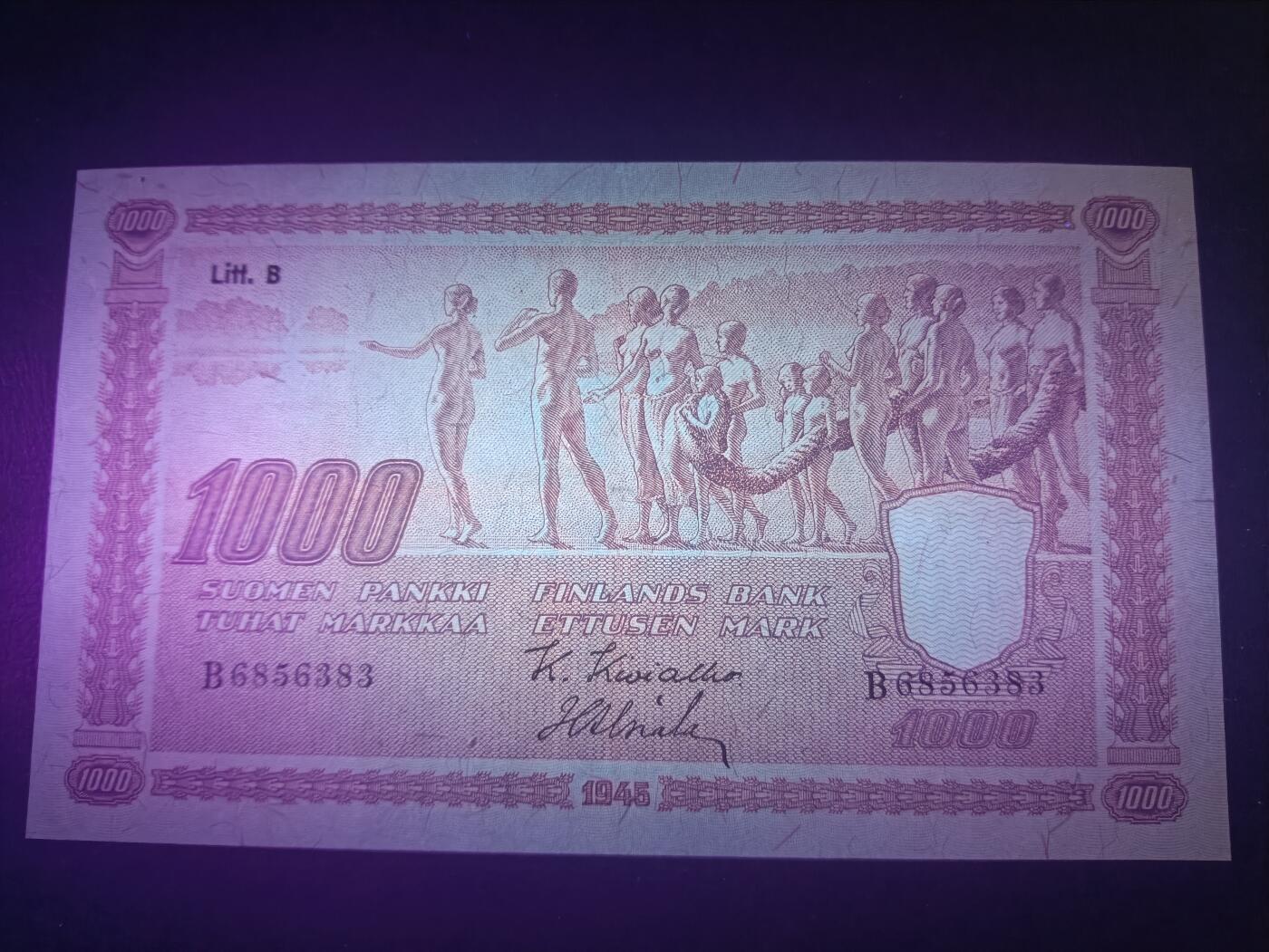 2025十二月第一期，总206期 芬兰1945年1000马克AUNC，此系列极稀有的大票幅大面值，象征着民族的起源和前进的意境画和国徽