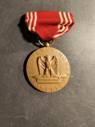 老王徽章第168期 - 美国陆军品德优良奖章    二战版本