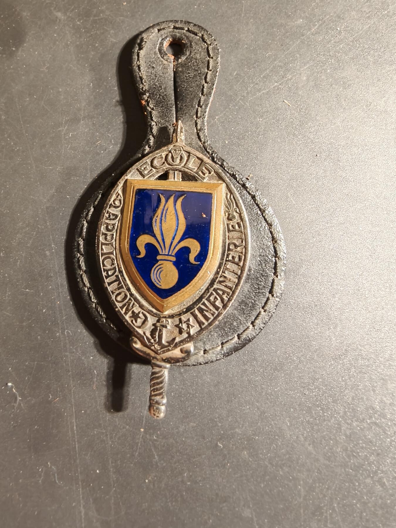 老王徽章第168期 法国昂热步兵应用学校证章