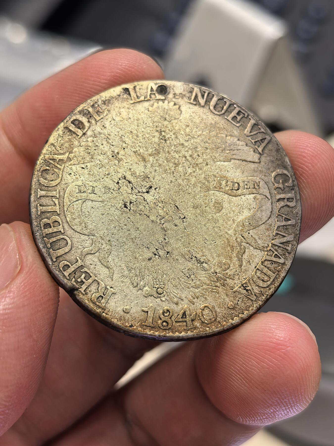 博洋堂世界钱币拍卖第150期（全场包邮） 哥伦比亚1840年8里亚尔银币 有极小打孔修补 22.73g