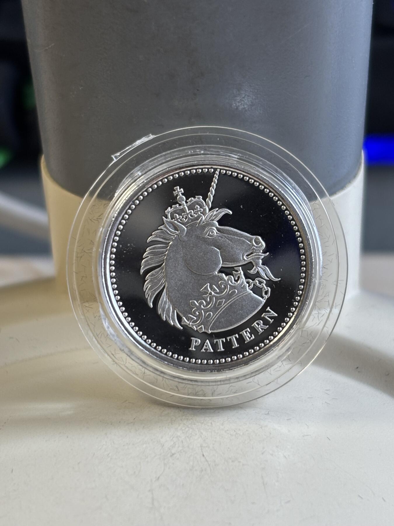 第184期拍卖 英国2004年皇室神兽1英镑精制纪念银币4枚全套，925银，发行5000套