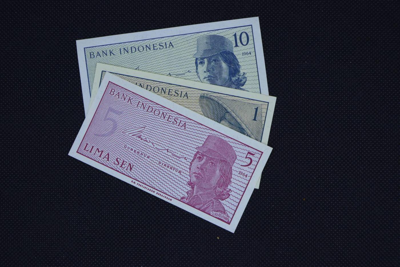 【淘币小摊】限时拍第八百二十一拍  纸币场  满百包邮可预留两周  周一统一发货   印尼1-5-10仙纸币3张