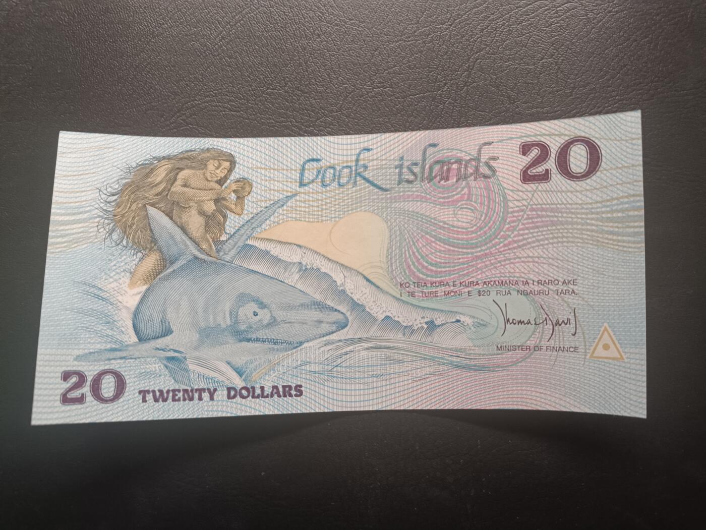 2025十二月第一期，总206期 【日】库克群岛20元 UNC 千位号 稀少票筋面值 骑鲨鱼女神