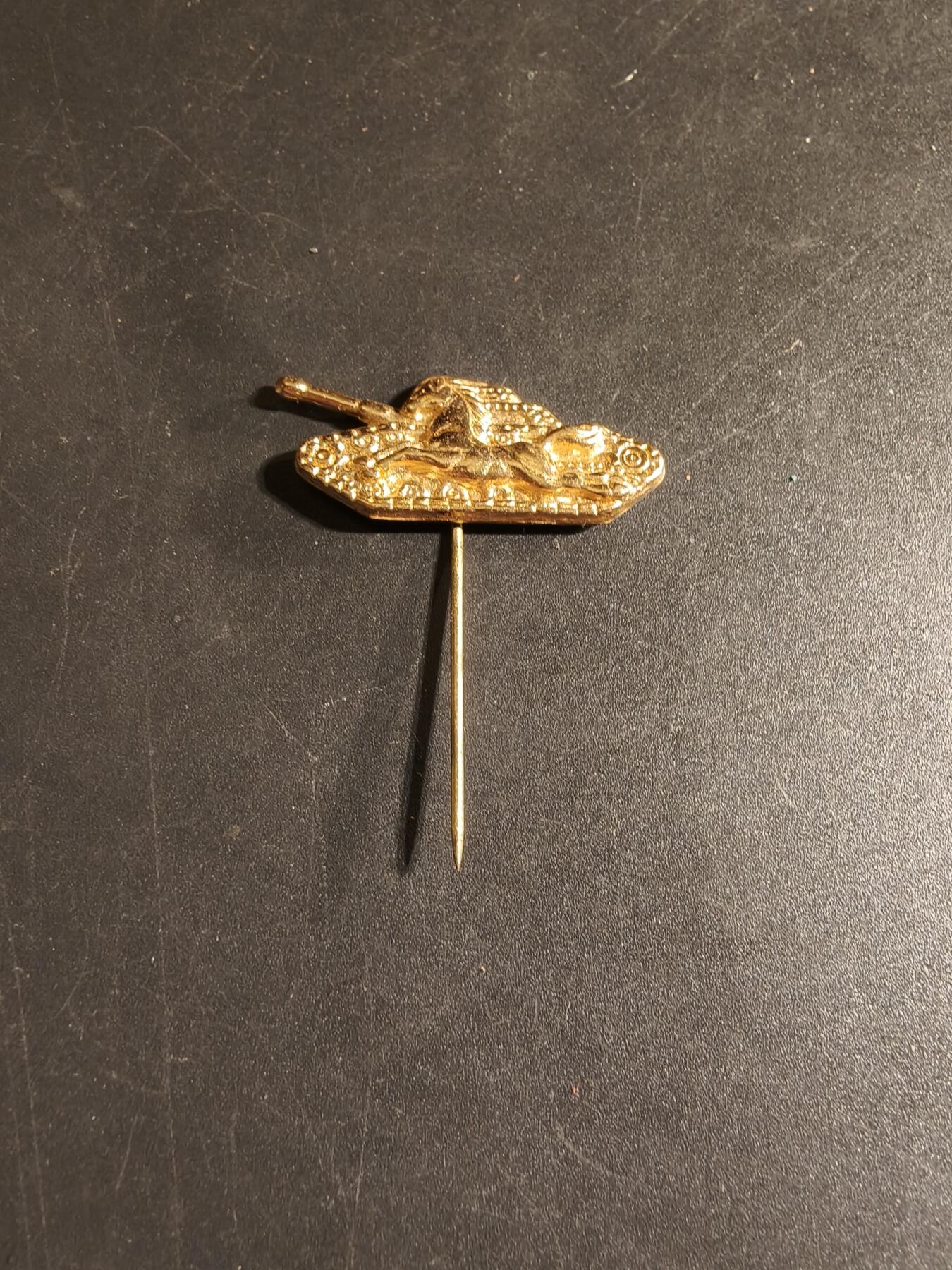 老王徽章第168期 法国坦克针插