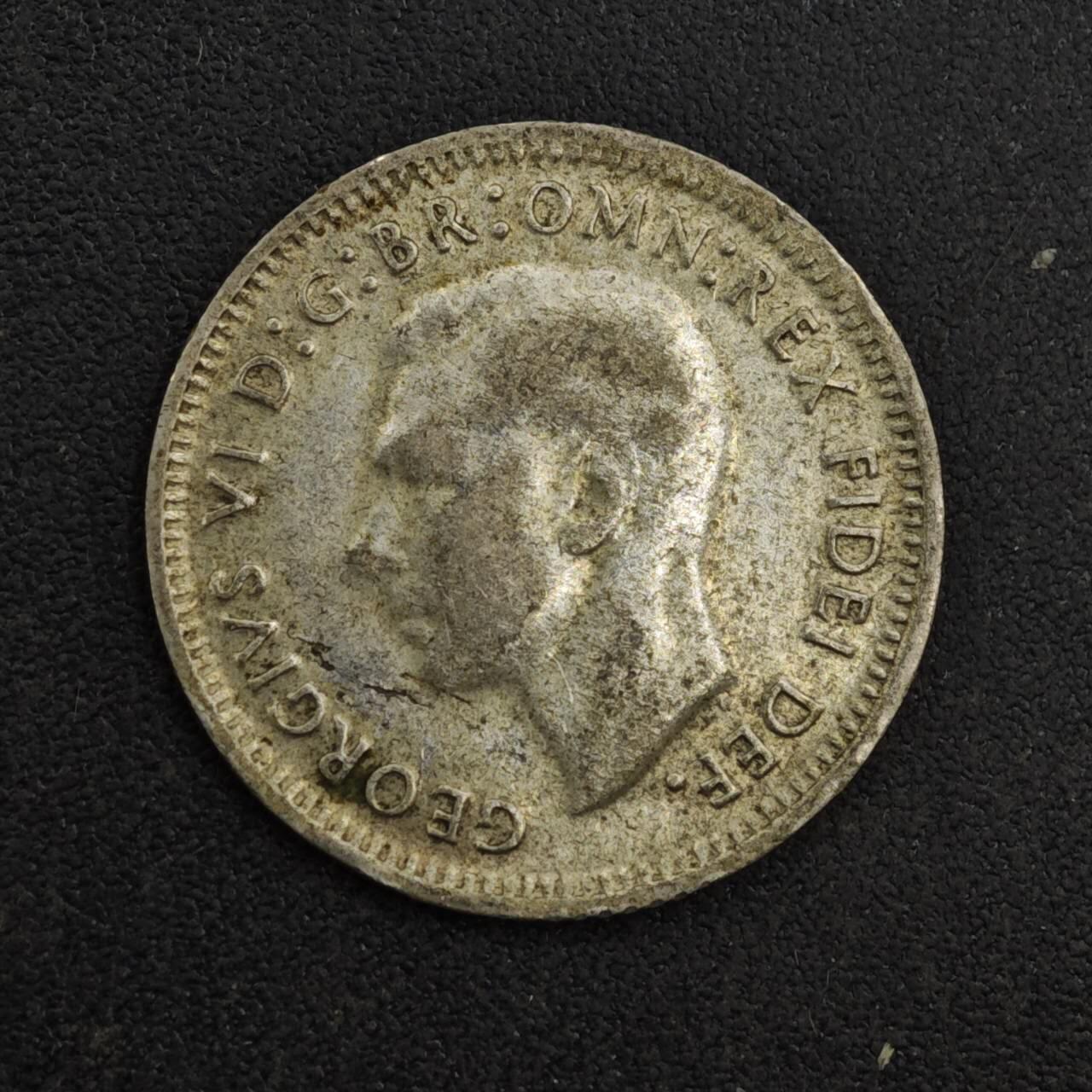 【淘币小摊】实时拍第八百一十八拍   散币小银币场   满百包邮可预留二周 每周一统一发货   澳大利亚1952年乔治六世3便士银币