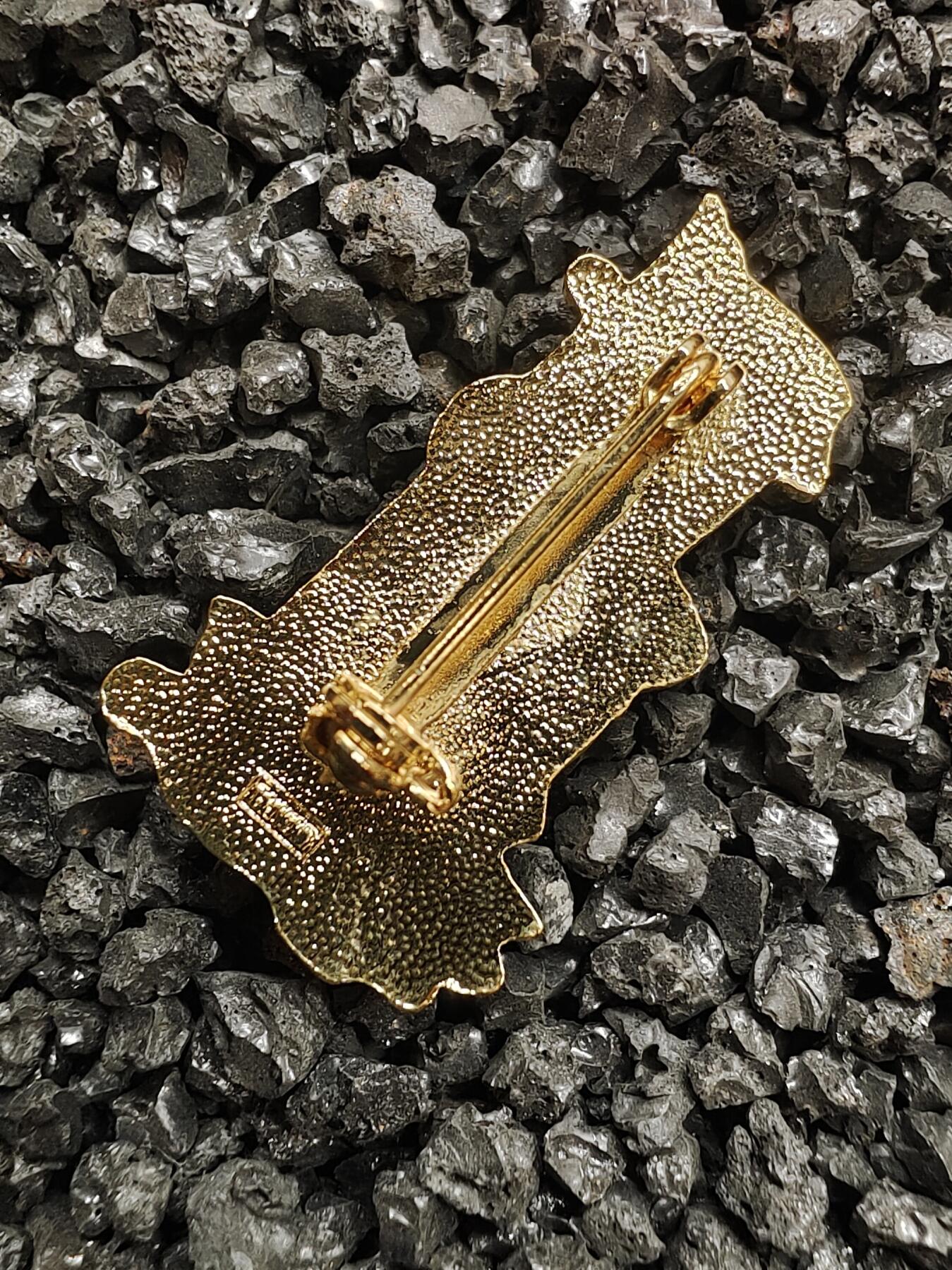 【稀有】日本正版唐老鸭 唐纳德 Donald 1号滑雪系列徽章