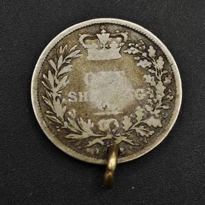 【淘币小摊】实时拍第八百一十八拍   散币小银币场   满百包邮可预留二周 每周一统一发货   - 英国维多利亚一先令银币