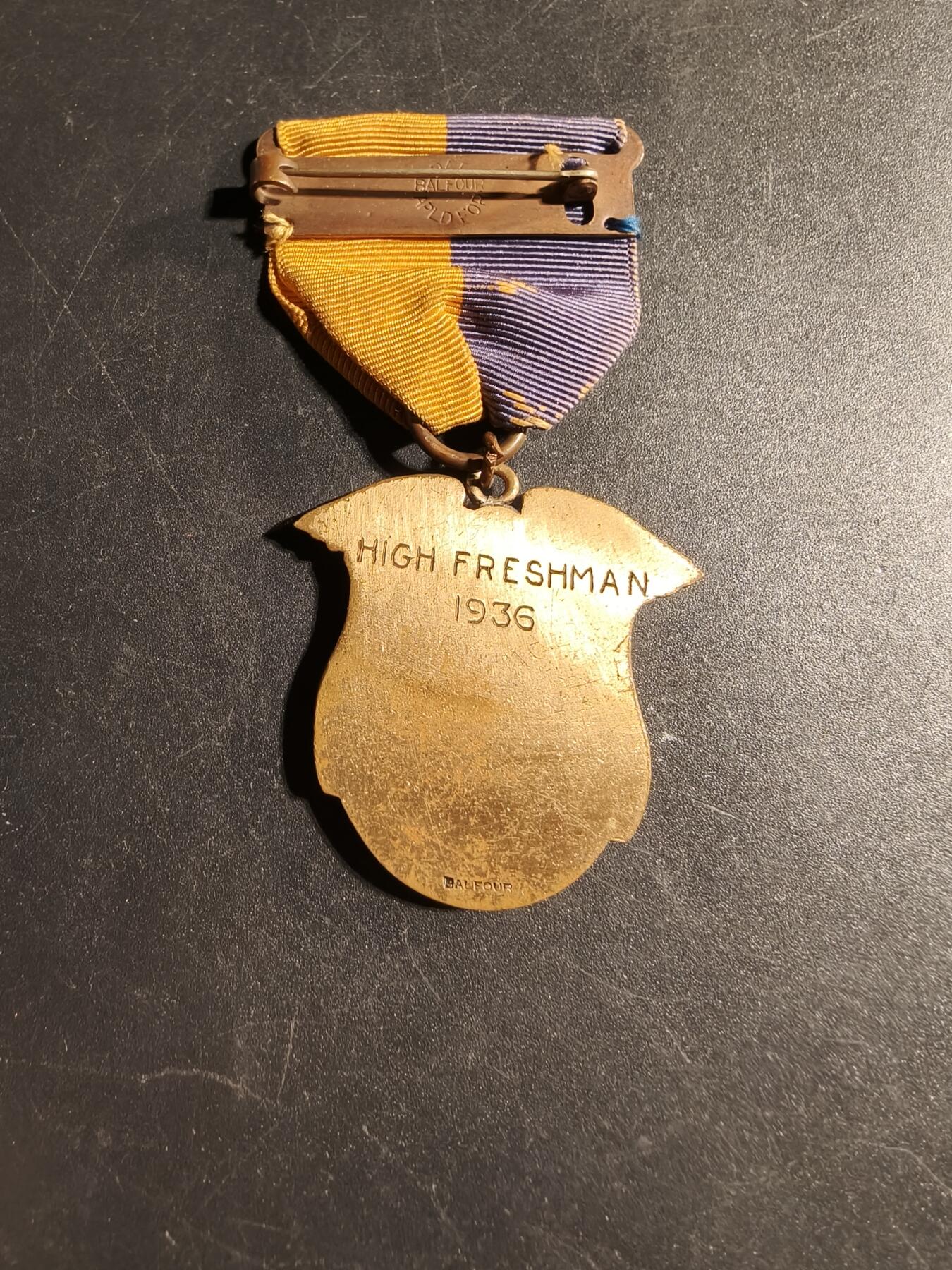 老王徽章第168期 美国加州大学预备军官团良好服役奖章    1936年实发