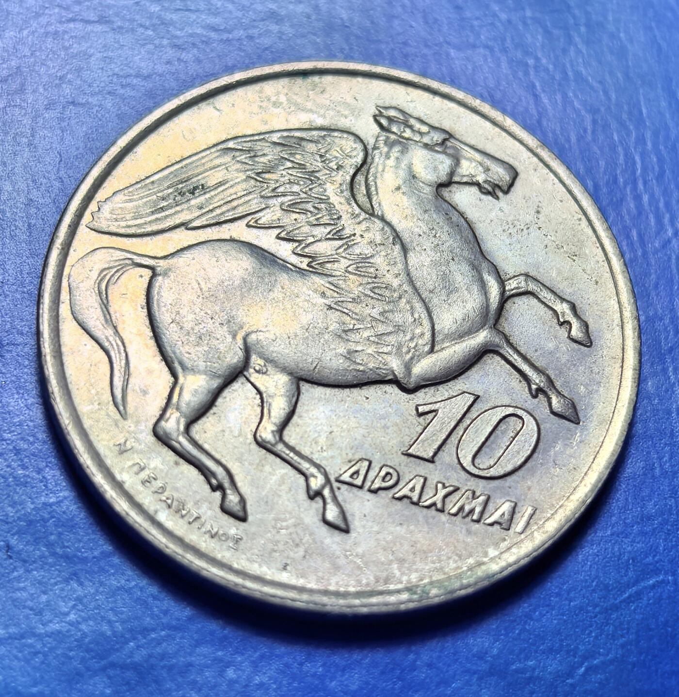 外国优质老铜币银币，周六九点倒数截拍，满百包邮，可寄存半年，喜欢朋友微信扫描二维码可直接参拍