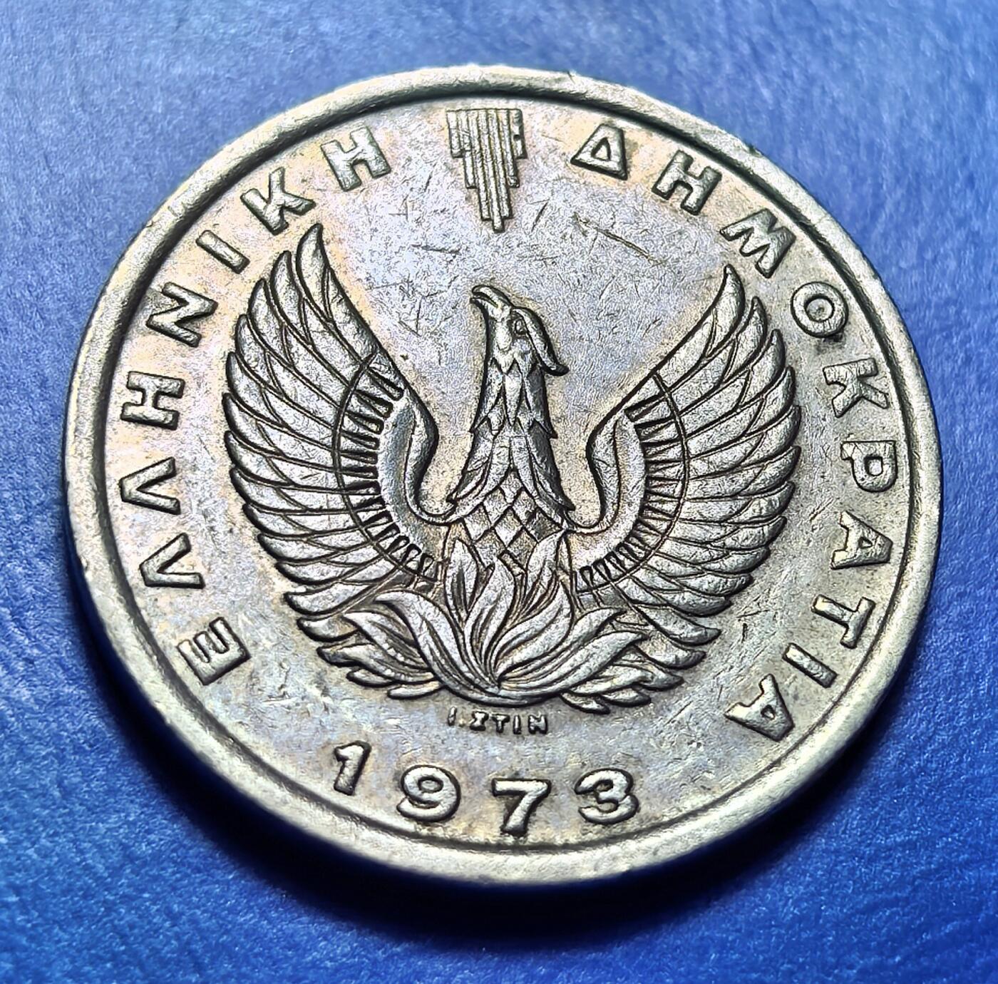 外国优质老铜币银币，周六九点倒数截拍，满百包邮，可寄存半年，喜欢朋友微信扫描二维码可直接参拍