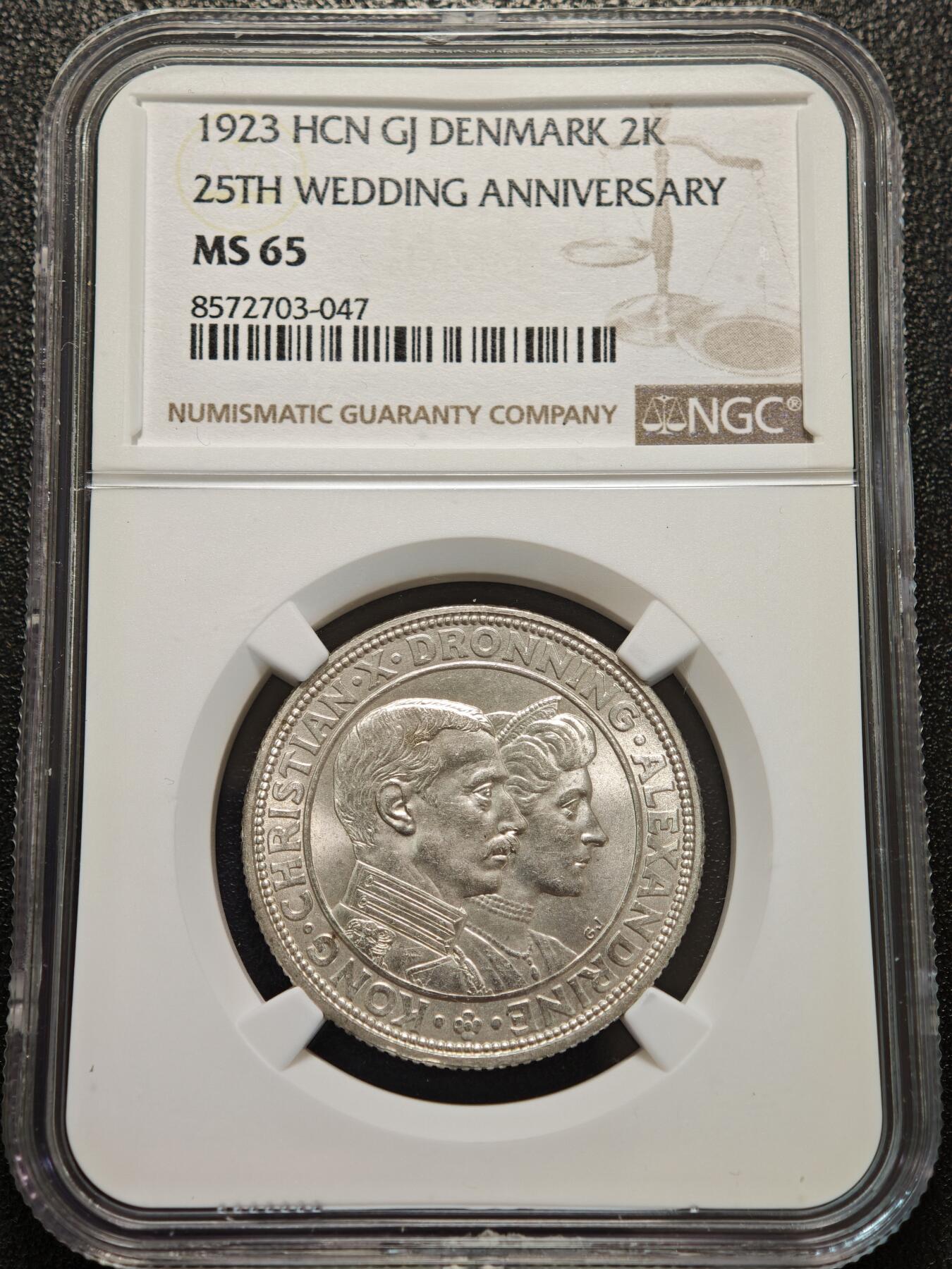 【德藏】世界币章拍卖第156期（拍品征集中~欢迎藏友联系） 1923年 丹麦克里斯蒂安十世与亚历山德琳·奥古斯特女公爵结婚25周年2克朗纪念银币 NGC MS65 状态极佳 原光十足