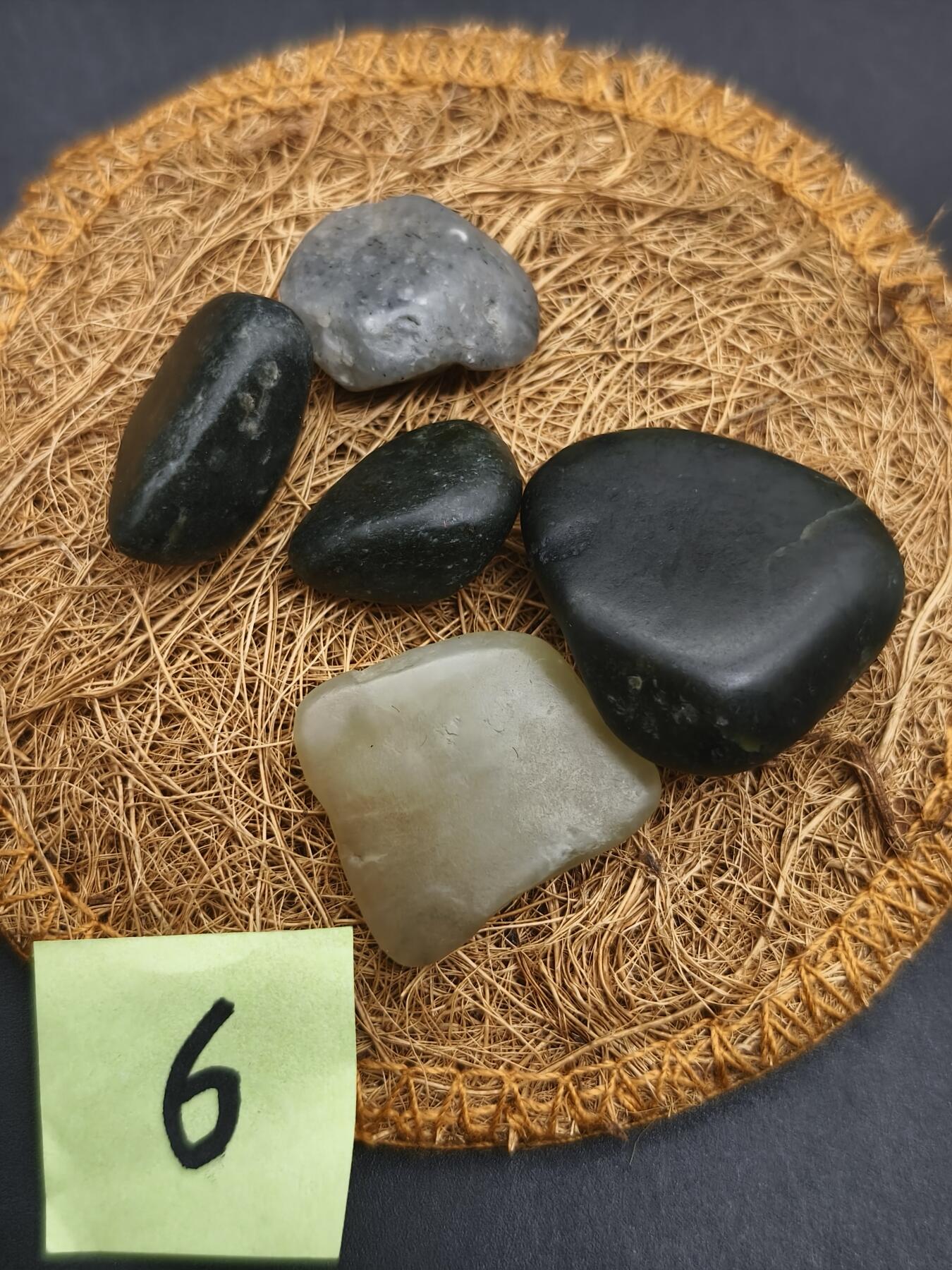 92期回流戒指饰品杂件纪念章丝路钱币专场 和田玉籽料