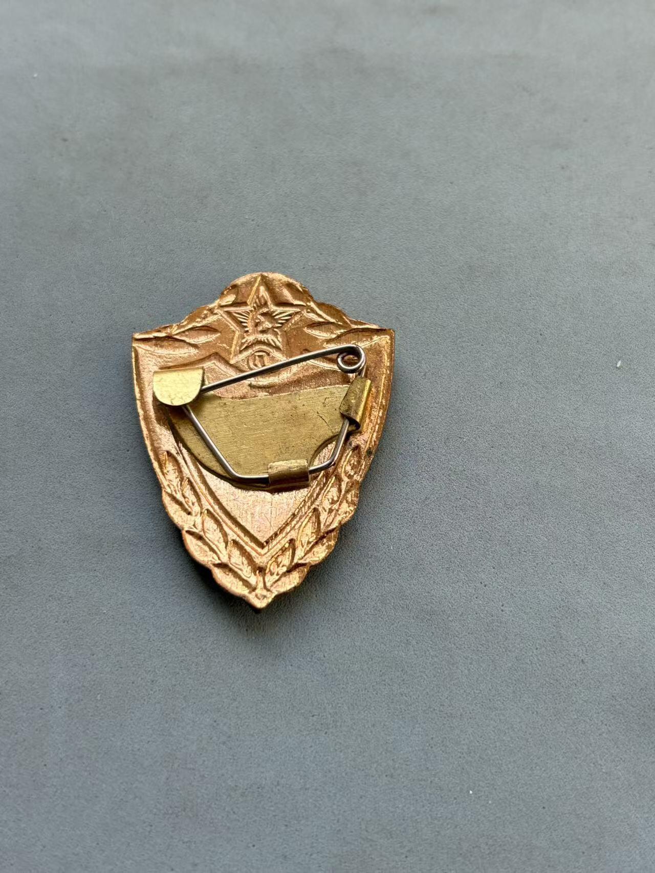 盛世勋华——号角文化勋章邮票专场拍卖第292期 苏联士官/士兵一级技能证章 带厂标