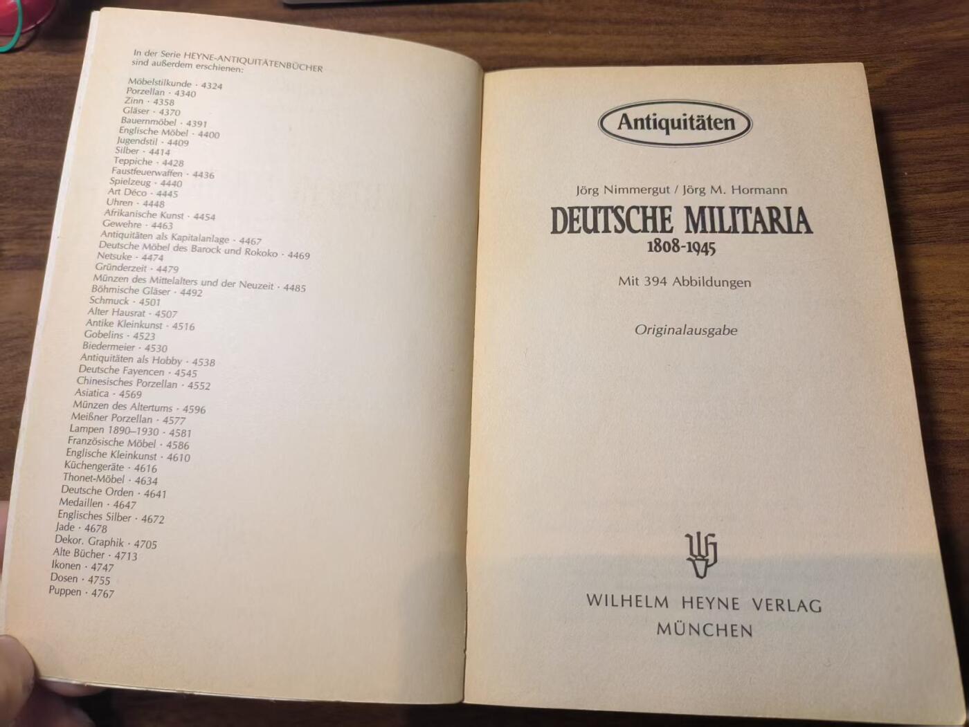 罗岚⭐新藏⭐特惠专拍第一场-分享拍场赚佣 《德意志帝国军品：收藏指南 1808-1945》 著名军事历史学家约尔格·尼默古特（Jörg Nimmergut）编著，并由威廉·海涅出版社（Wilhelm Heyne Verlag）于1982年在慕尼黑出版的权威性参考书