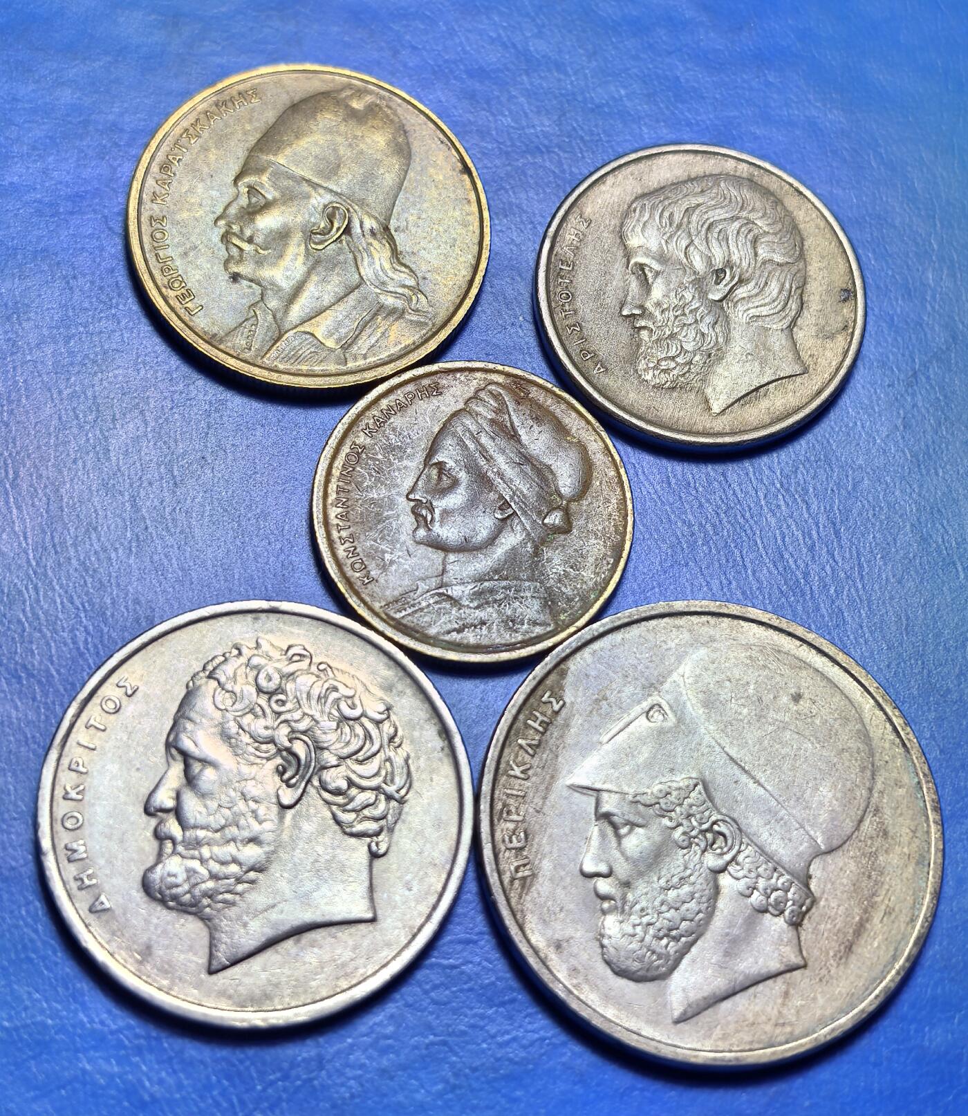 外国优质老铜币银币，周六九点倒数截拍，满百包邮，可寄存半年，喜欢朋友微信扫描二维码可直接参拍