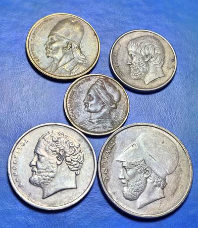 外国优质老铜币银币，周六九点倒数截拍，满百包邮，可寄存半年，喜欢朋友微信扫描二维码可直接参拍 - 希腊1976年-1986年历史名人不同面值一套