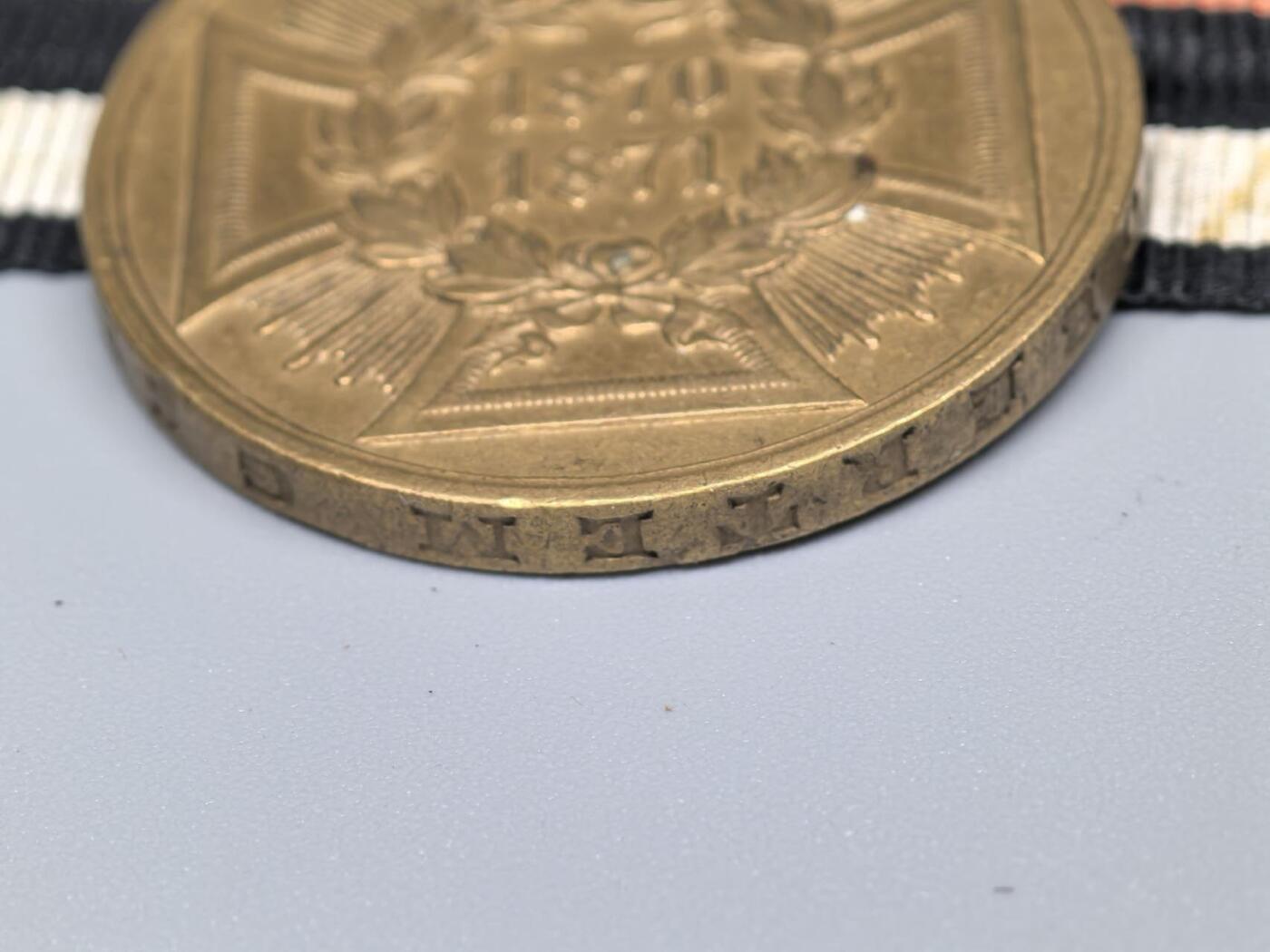 小驴勋章奖章收藏12月06日周六晚六点拍卖（珍爱和平，收藏战争，铭记历史，勿忘国耻，忠党爱国。有偿代拍，送拍规则在简介最后，参拍须阅读规则后再参拍，关系到运费包装发货时效真假辨别等关键信息，拍卖时不再发原图，看大图店主微信码在拍卖店铺介绍里） 普法战争奖章，铜质，带边铭