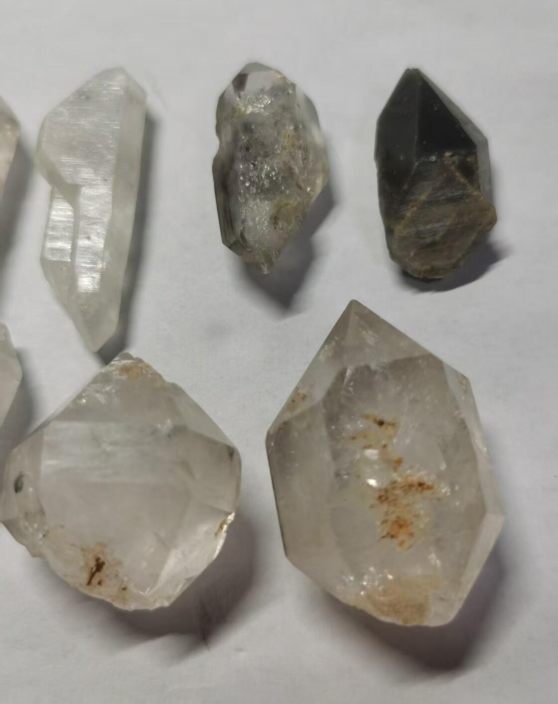 七河·世界钱币杂件水晶矿标小拍（总第30期） 藏家出品 X665 云贵闪灵水晶一组约 130 克 一共9 颗 本件拍品由合作藏家负责邮寄