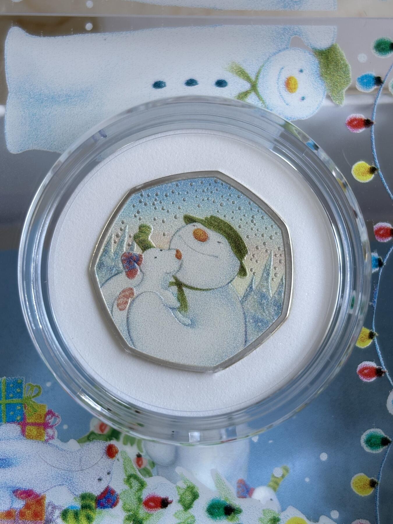 第184期拍卖 英国2022年发行雪人与雪犬50便士彩色纪念银币，925银，发行5000枚