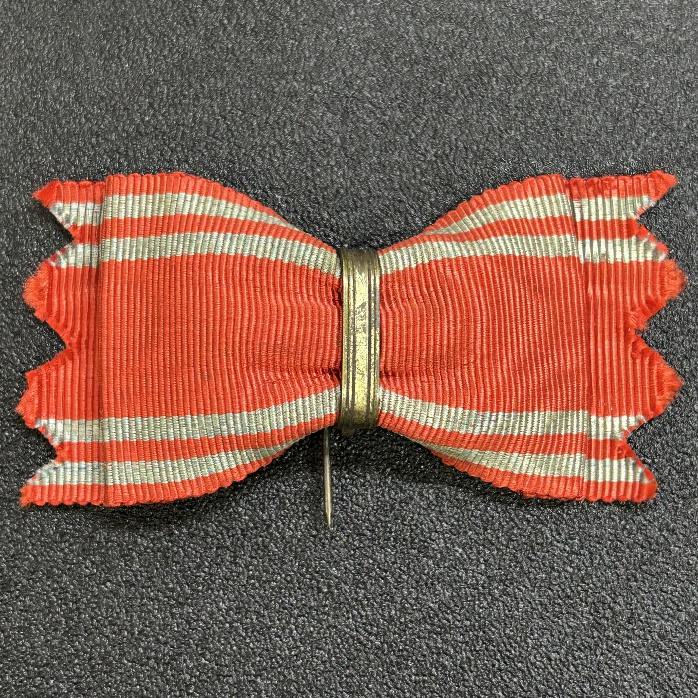 西秦中古拍卖第六十八期 日本红十字奖章绶带 女性版