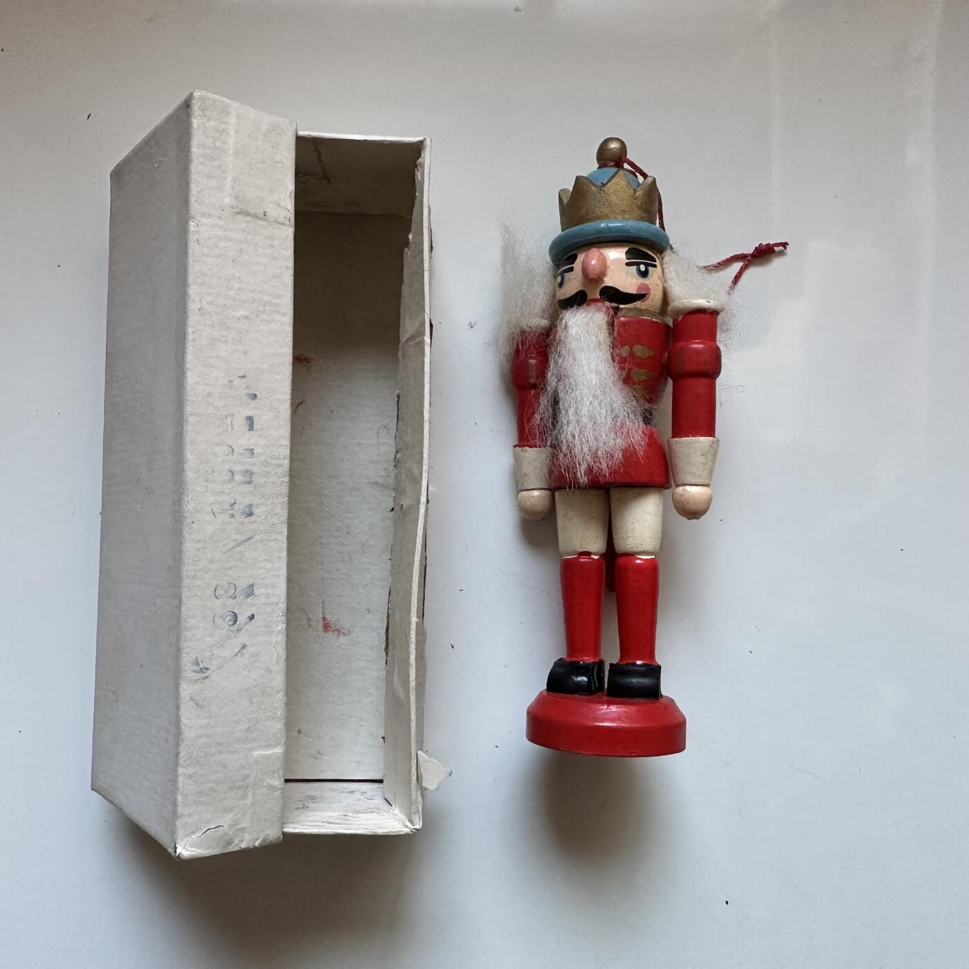 🌹外币初藏🌹🐯2025年第137场  每周二四六晚8️⃣点 接代拍 胡桃夹子士兵 木质玩偶摆件