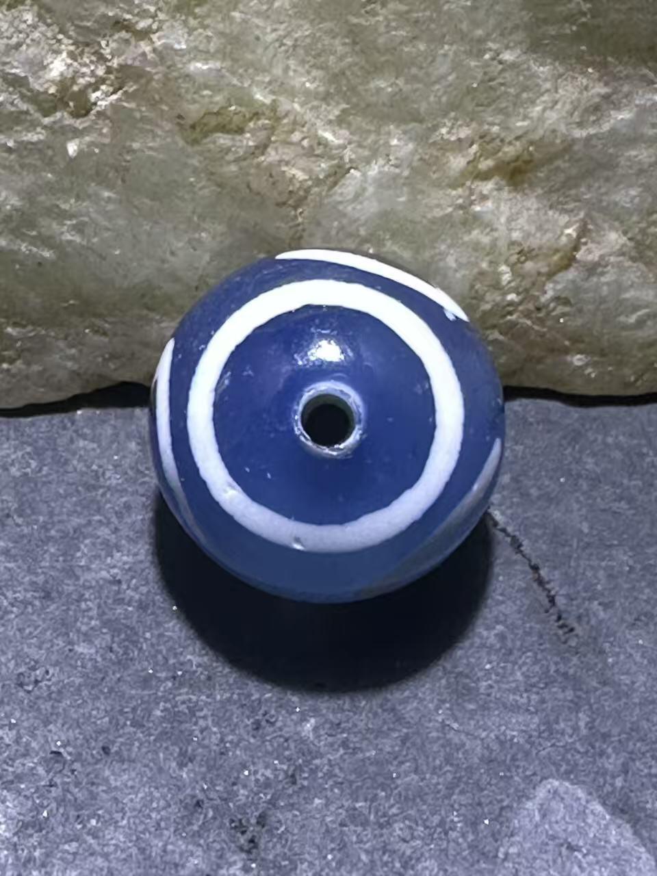 仅此一颗，精美藏传蓝玉髓金钱钩天珠一颗