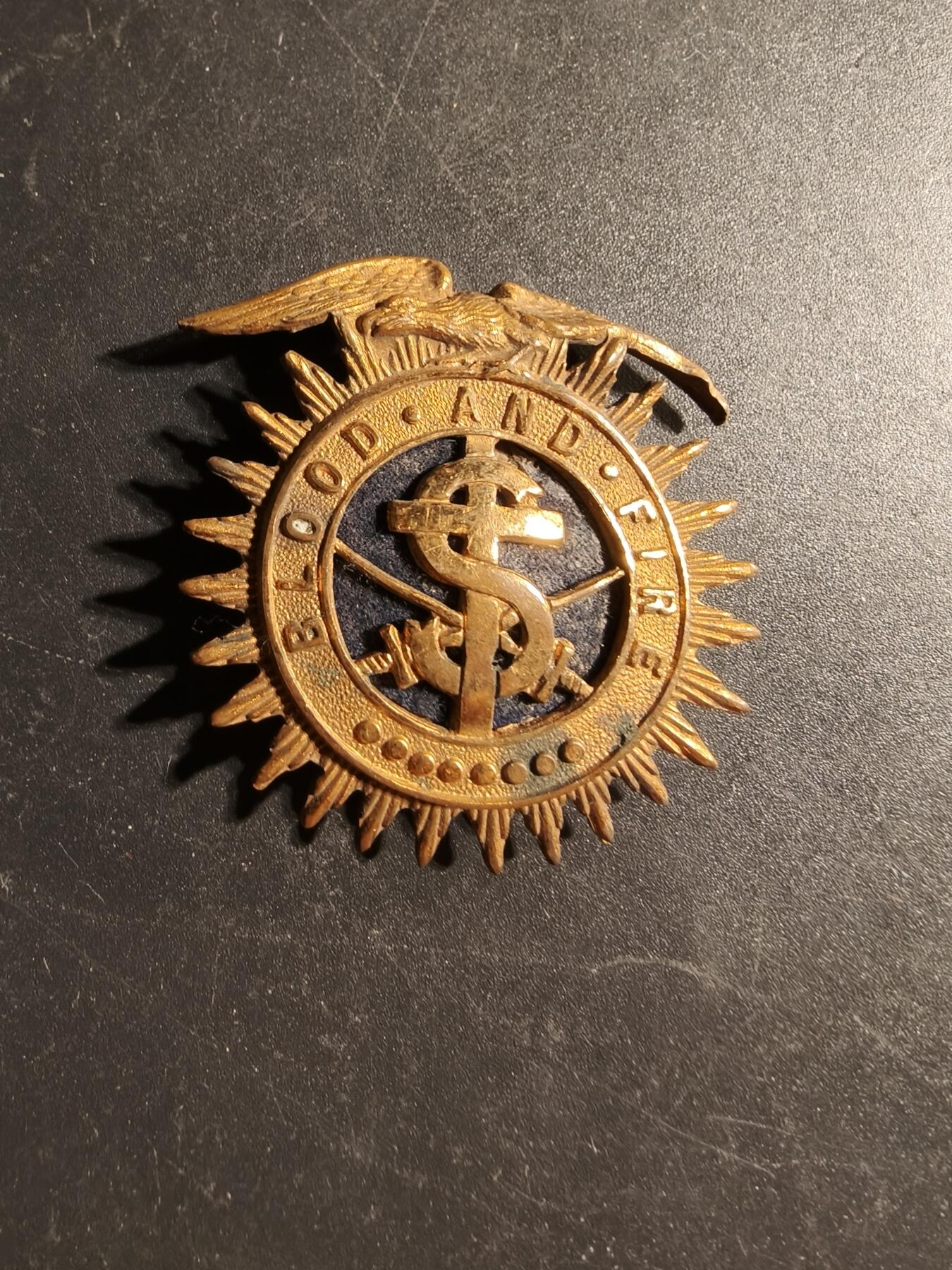 老王徽章第168期 英国基督教救世军大檐帽帽徽