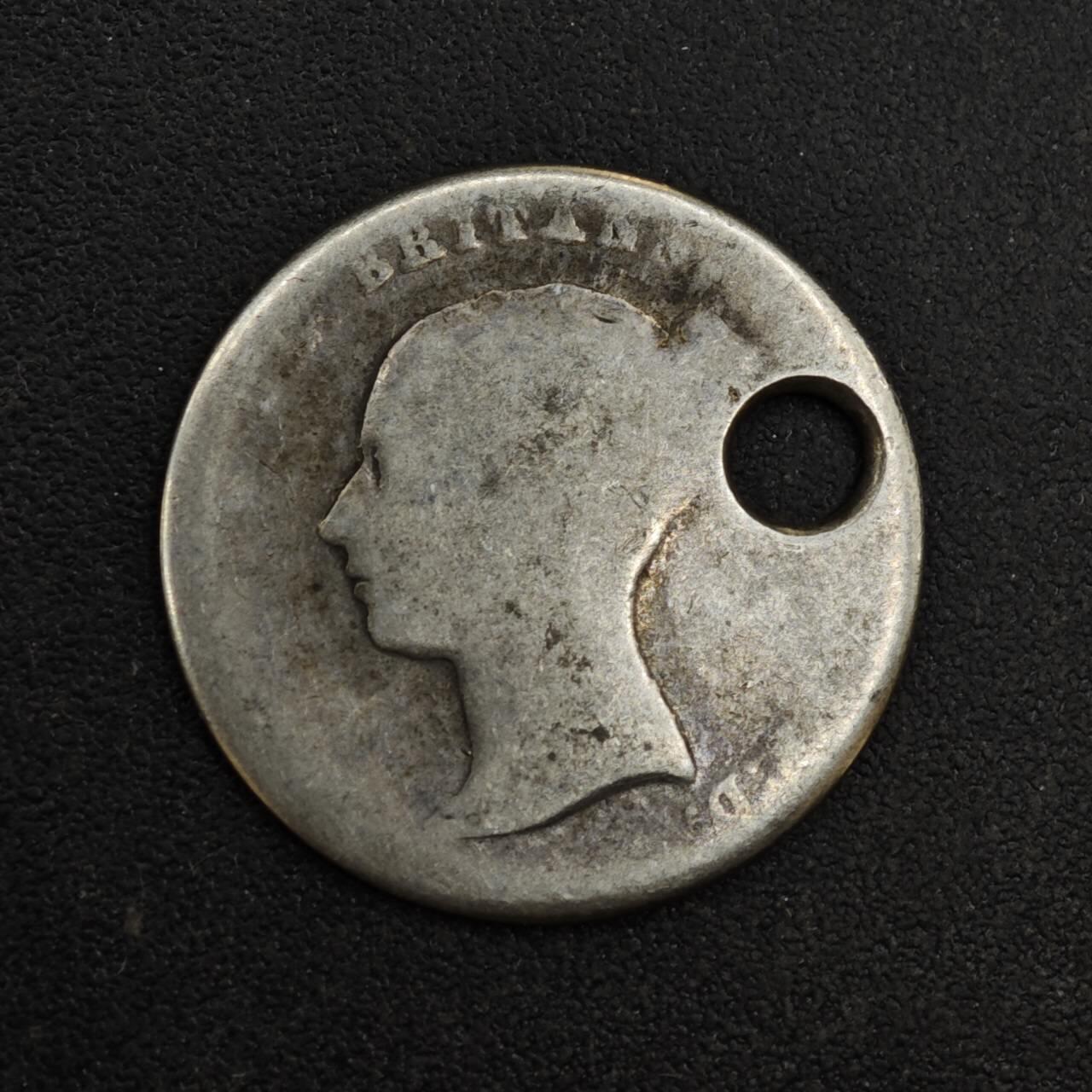 【淘币小摊】实时拍第八百一十八拍   散币小银币场   满百包邮可预留二周 每周一统一发货   英国1838年维多利亚4便士银币