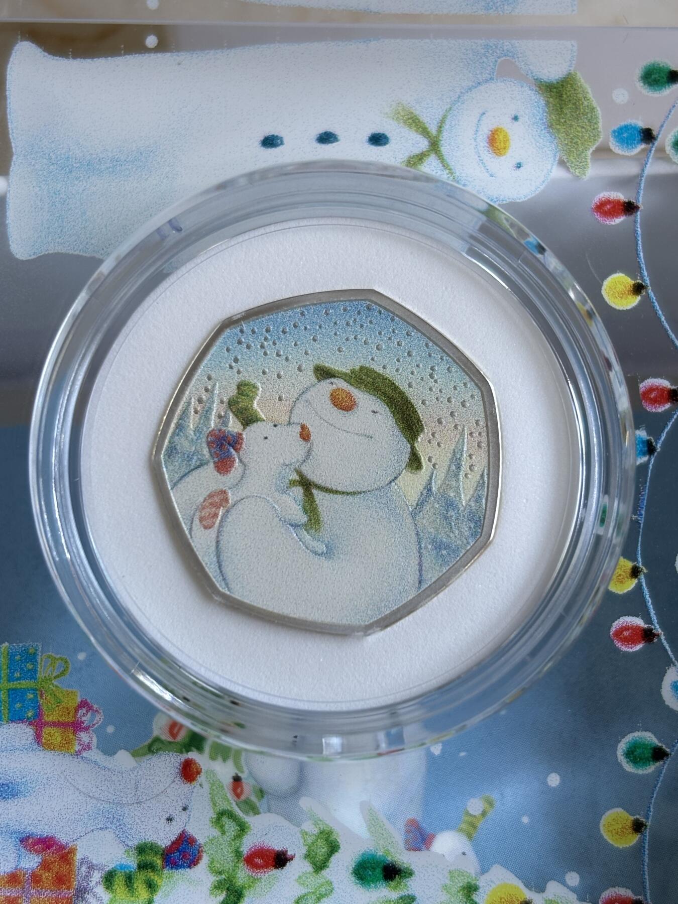 第184期拍卖 英国2022年发行雪人与雪犬50便士彩色纪念银币，925银，发行5000枚