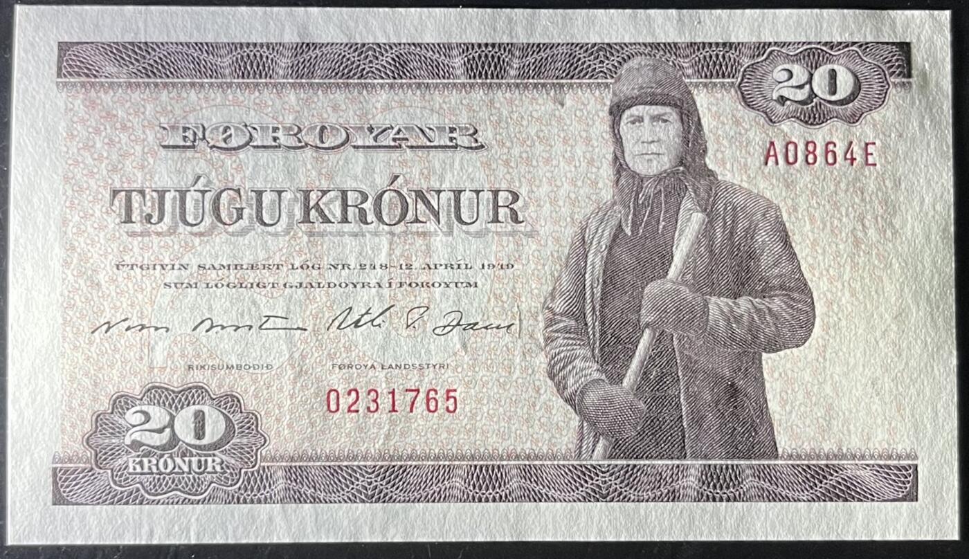 小福收藏拍卖第197期 裸钞场 本期有多张豹子号靓号 百慕大03年50元纪念钞百位号 马来亚和英属婆罗洲开国第一张纸币大冠女王 马来亚 41年1元英王乔六 法属太平洋10000法郎 捷克1000克朗纪念钞千位号  卢森堡 1000法郎  萨尔瓦多样钞 匈牙利 法罗群岛 危地马拉等多国精美纸币 法罗群岛 1986年 20克朗 首年 首冠A0冠 乱蛇号 尾顺子 unc