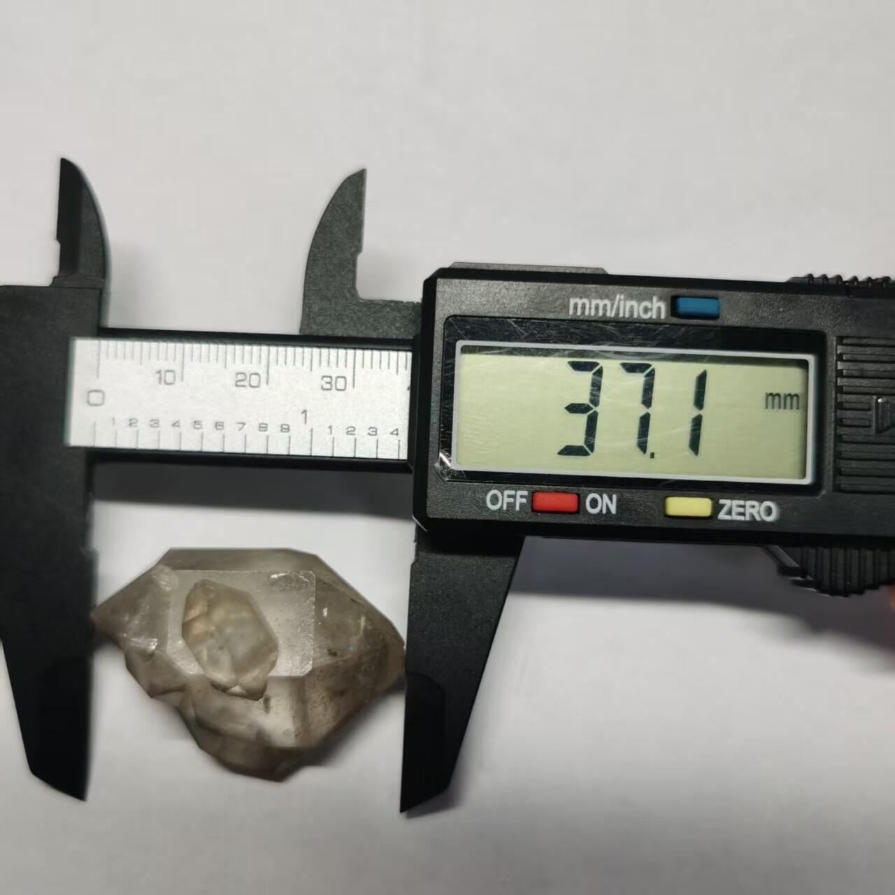 七河·世界钱币杂件水晶矿标小拍（总第30期） 藏家出品 X661 云贵闪灵水晶多生 造型款 本件拍品由合作藏家邮寄，库存编号 639-14